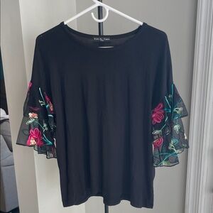 π«Ά Kim & Cami Black Top with Colorful Floral Ruffle Sleeves